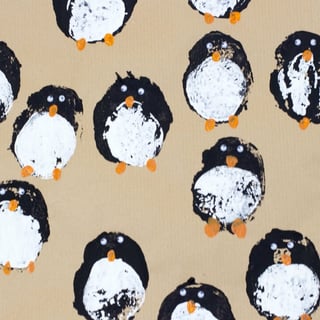 https://www.muminthemadhouse.com/diy-gift-wrap-potato-print-penguins/